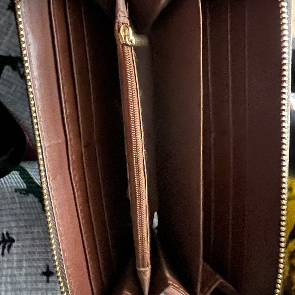 LV wallet - Picture 2 of 3